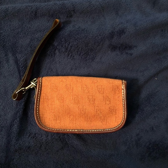 Dooney and Bourke satchel - Picture 6 of 8